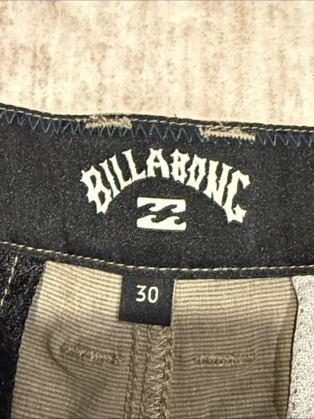NWT Billabong Men's khaki crossfire submersible Performance Shorts. Size 30 mens